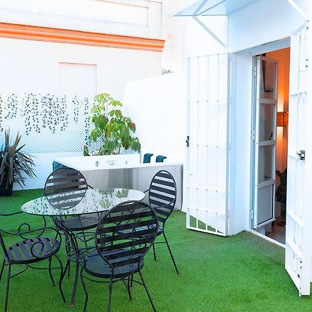Downtown Apartment With Private Terrace & Jacuzzi Севилья Экстерьер фото